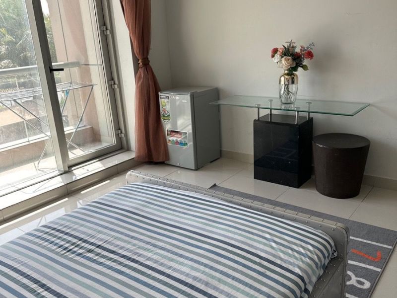 Beautiful Room available for Couple with balcony In 2800 AED